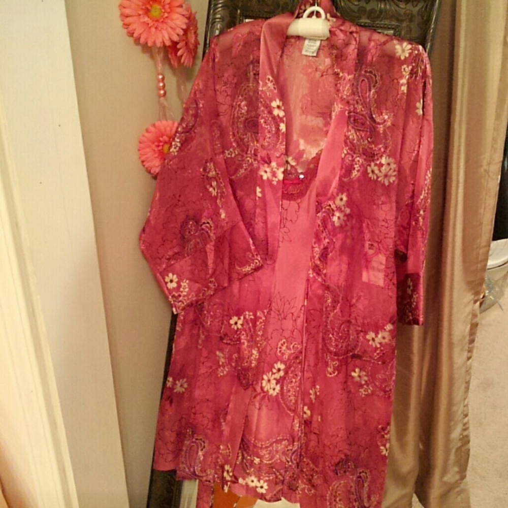 2pc robe and chemise set NWT